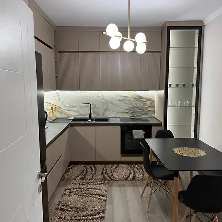 Miri Family Apartment, 5min From Airport شقة Vorë
