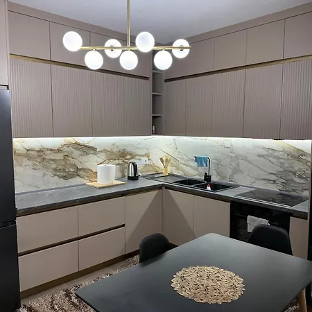E&e Family Apartment, 5 Min From Airport, Center Appartamento Vorë