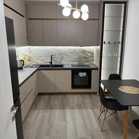 Miri Family Apartment, 5min From Airport شقة